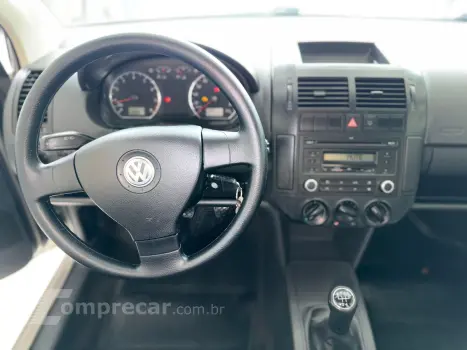 POLO SEDAN 1.6 MI 8V