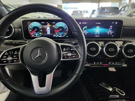 A 250 2.0 16V 4P CGI VISION 7G-DCT AUTOMÁTICO