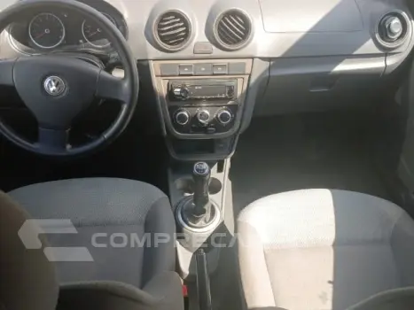 VOYAGE - 1.0 MI 8V 4P MANUAL