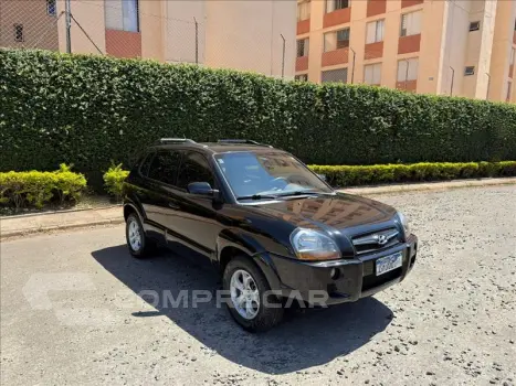 Hyundai TUCSON 2.0 MPFI GLS 16V 143cv 2WD 4 portas