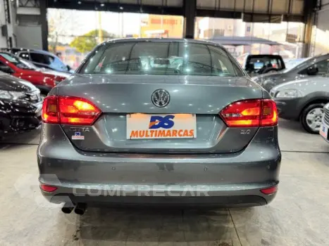 JETTA - 2.0 COMFORTLINE 4P MANUAL