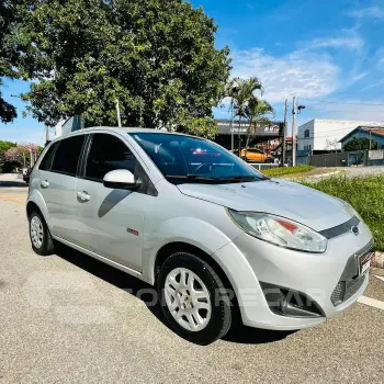 FIESTA 1.6 MPI Class Hatch 8V