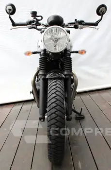 TRIUMPH STREET TWIN