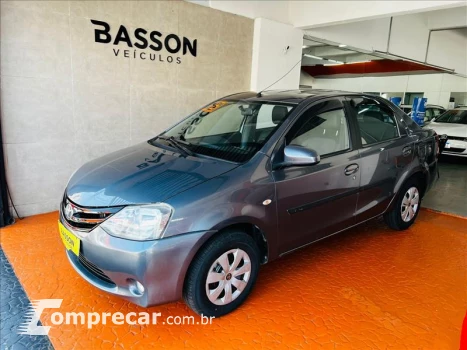 Toyota ETIOS 1.5 XS Sedan 16V 4 portas