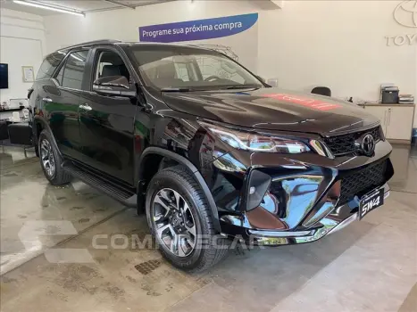 Toyota HILUX SW4 2.8 D-4d Turbo SRX Platinum 7L 4X4 4 portas