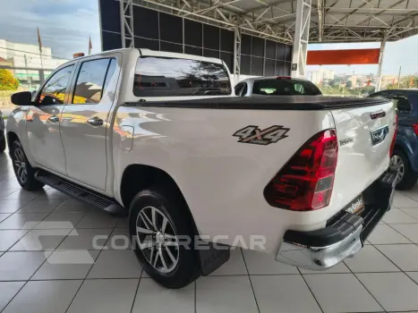 Hilux Caminhonete 2.8 16V SRV 4X4 DIESEL CABINE DUPLA AUTOMÁ
