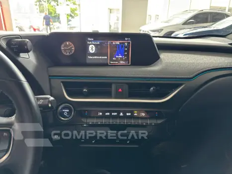 UX-250h Dynamic 2.0 16V Aut. (Híbrido)