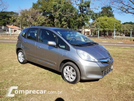 Honda FIT 1.4 LX 16V 4 portas