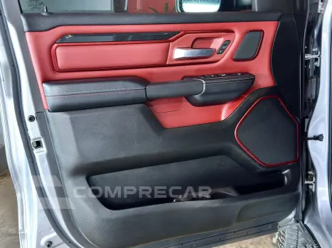 1500 5.7 V8 GASOLINA REBEL CD 4X4 AUTOMÁTICO