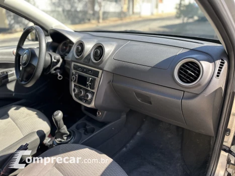 VOYAGE 1.0 MI Comfortline 8V
