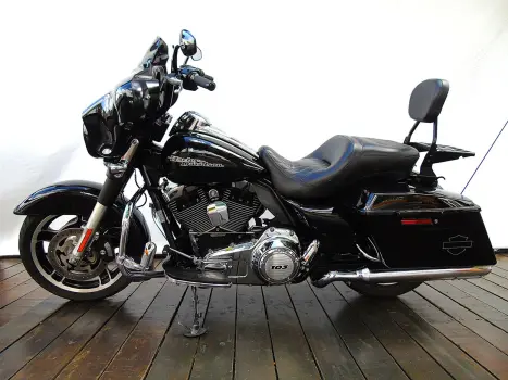 HARLEY-DAVIDSON STREET GLIDE FLHX