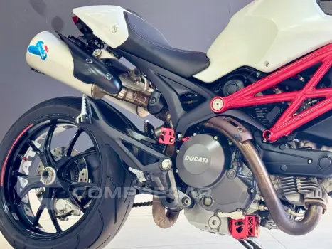 MONSTER 796