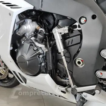 CBR 1000 RR-R FIREBLADE