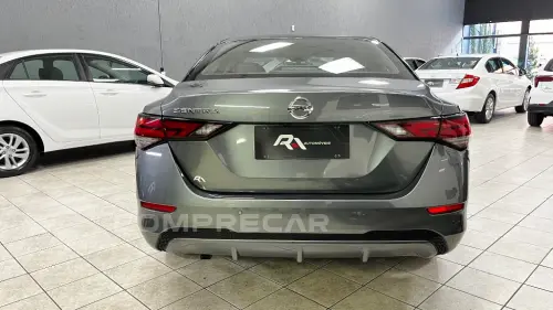 Sentra Advance 2.0 16V Aut.