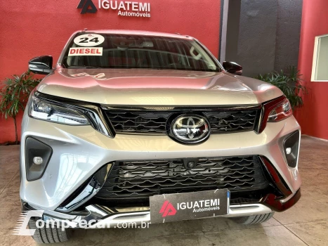 HILUX SW4 2.8 D-4D TURBO DIESEL SRX PLATINUM 7L 4X4 AUTOMÁTI