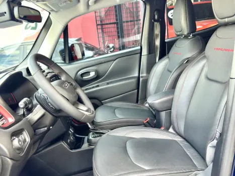 RENEGADE 1.3 T270 TURBO FLEX TRAILHAWK 4X4 AT9