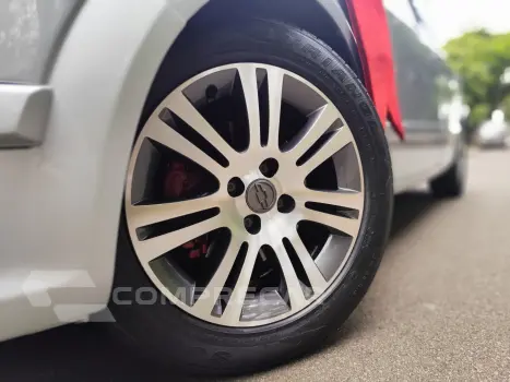 VECTRA 2.0 MPFI GT HATCH 8V FLEX 4P MANUAL