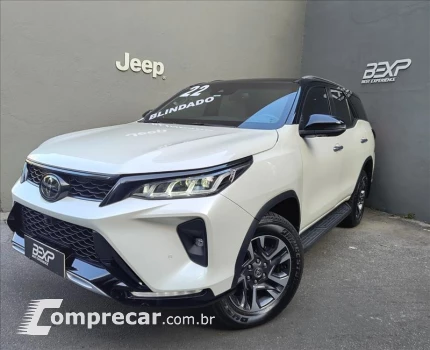 Toyota HILUX SW4 2.8 D-4d Turbo Diamond 7L 4X4 4 portas