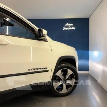 COMPASS LONGITUDE 2.0 4x2 Flex 16V Aut.