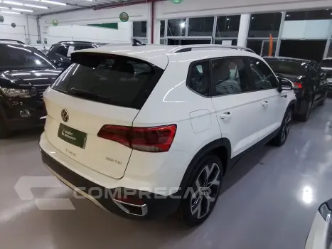 TAOS 1.4 250 TSI TOTAL FLEX HIGHLINE AUTOMÁTICO