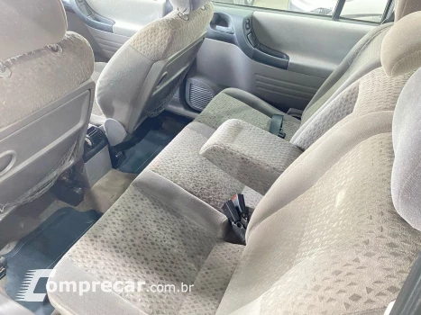 Zafira 2.0 Mpfi Elegance 8V Flex 4P Automático