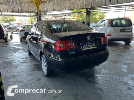 POLO SEDAN - 1.6 MI 8V 4P MANUAL