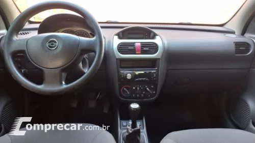 CORSA 1.4 MPFI Premium Sedan 8V