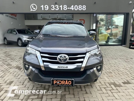 Toyota HILUX SW4 2.8 SRX 4X4 7 Lugares 16V Turbo Intercooler 4 portas