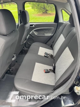 FIESTA 1.6 Rocam SE Sedan 8V