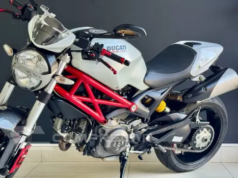 MONSTER 796