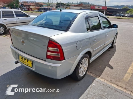 ASTRA 2.0 MPFI Advantage Sedan 8V