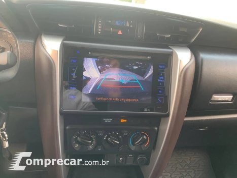 Hilux SW4 SR 4x2 2.7 Flex 16V Aut.