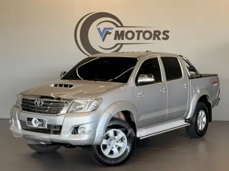 Toyota HILUX 3.0 SRV 4X4 CD 16V TURBO INTERCOOLER DIESEL 4P AUTOMÁT 4 portas