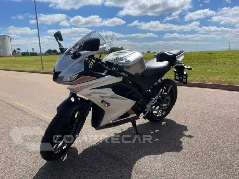 Yamaha YZF R15 ABS