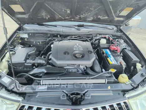 PAJERO DAKAR 3.2 HPE 4X4 7 Lugares 16V Turbo Intercooler