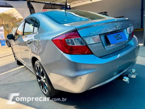 Civic 2.0 16V 4P LXR