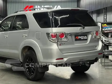 HILUX SW4 - 3.0 SRV 4X4 7 LUGARES 16V TURBO INTERCOOLER 4P A