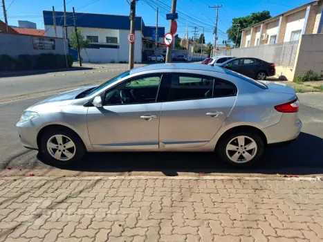 Fluence 2.0 Dynamique 16V Flex 4P Manual