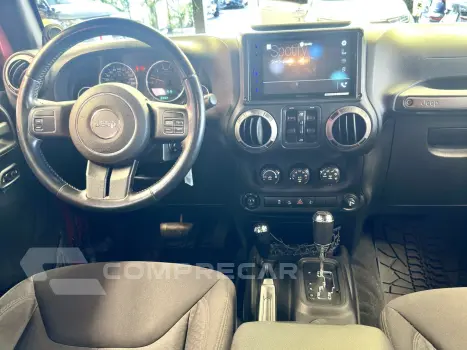 WRANGLER 3.6 UNLIMITED SPORT 4X4 V6 GASOLINA 4P AUTOMÁTICO