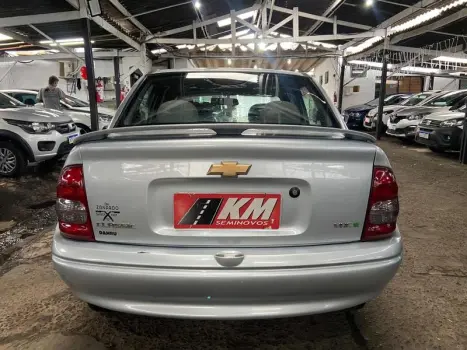 CLASSIC SEDAN 1.0 4P