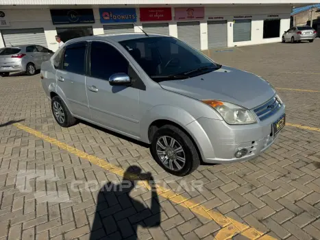 Fiesta Class sedan 1.6 Completo