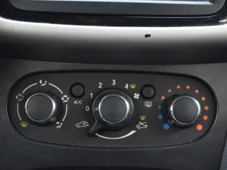 SANDERO - 1.0 12V SCE EXPRESSION 4P MANUAL