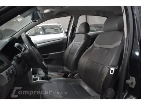 VECTRA SEDAN - 2.0 MPFI ELEGANCE 8V 4P MANUAL