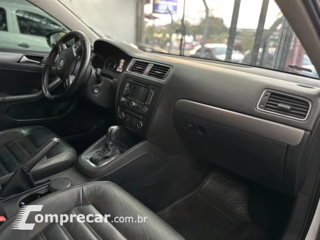 JETTA 2.0 TSI HIGHLINE 200CV GASOLINA 4P TIPTRONIC