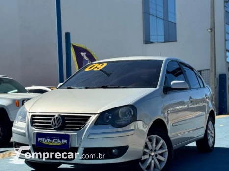 Volkswagen POLO SEDAN - 1.6 MI COMFORTLINE 8V 4P MANUAL 4 portas