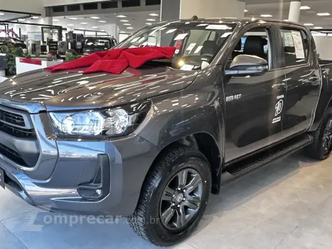 Toyota HILUX 2.8 D-4D TURBO CD SR 4X4 AUTOMÁTICO 4 portas