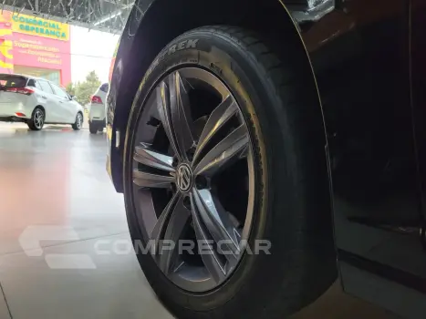 JETTA R-Line 250 TSI 1.4 Flex 16V Aut.
