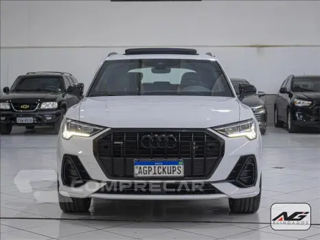 Q3 2.0 40 TFSI Performance Black Quattro