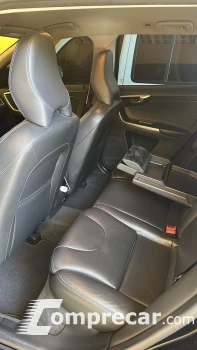 XC60 2.0 T5 Kinetic