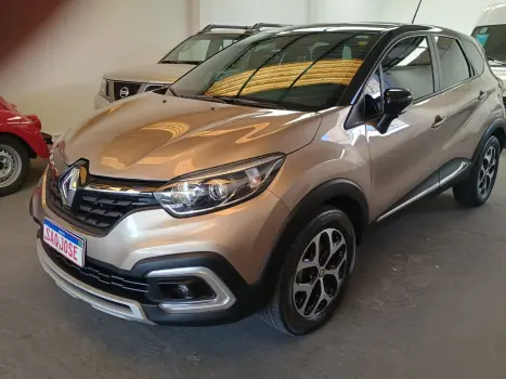 Renault CAPTUR 1.3 TCE Intense 4 portas